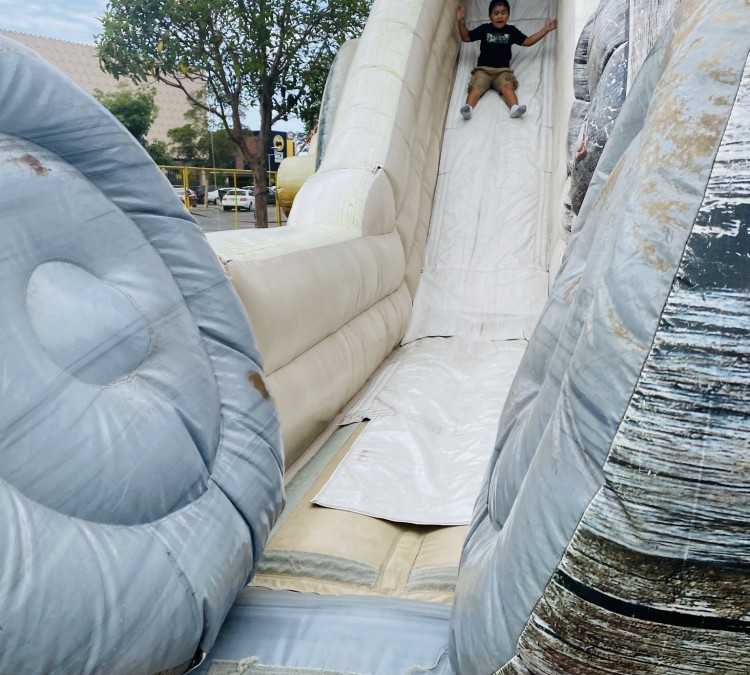 Inflatable World (San&nbspDiego,&nbspCA)